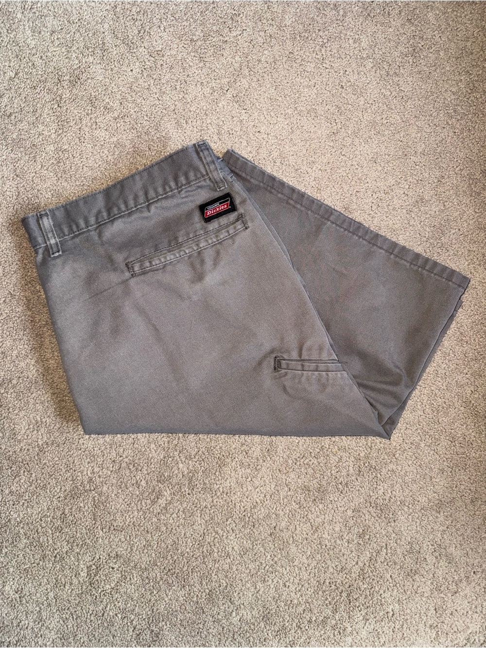 Dickies Men’s Gray Flat-Front Shorts with Button Closure